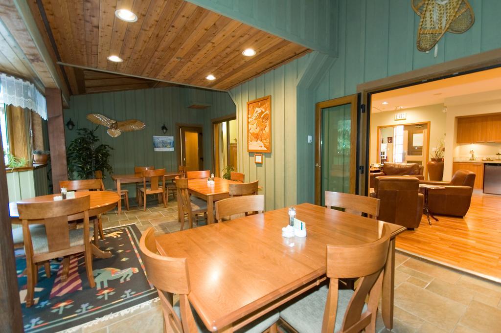 Whistler Alpine Chalet Retreat & Wellness Villa Rum bild