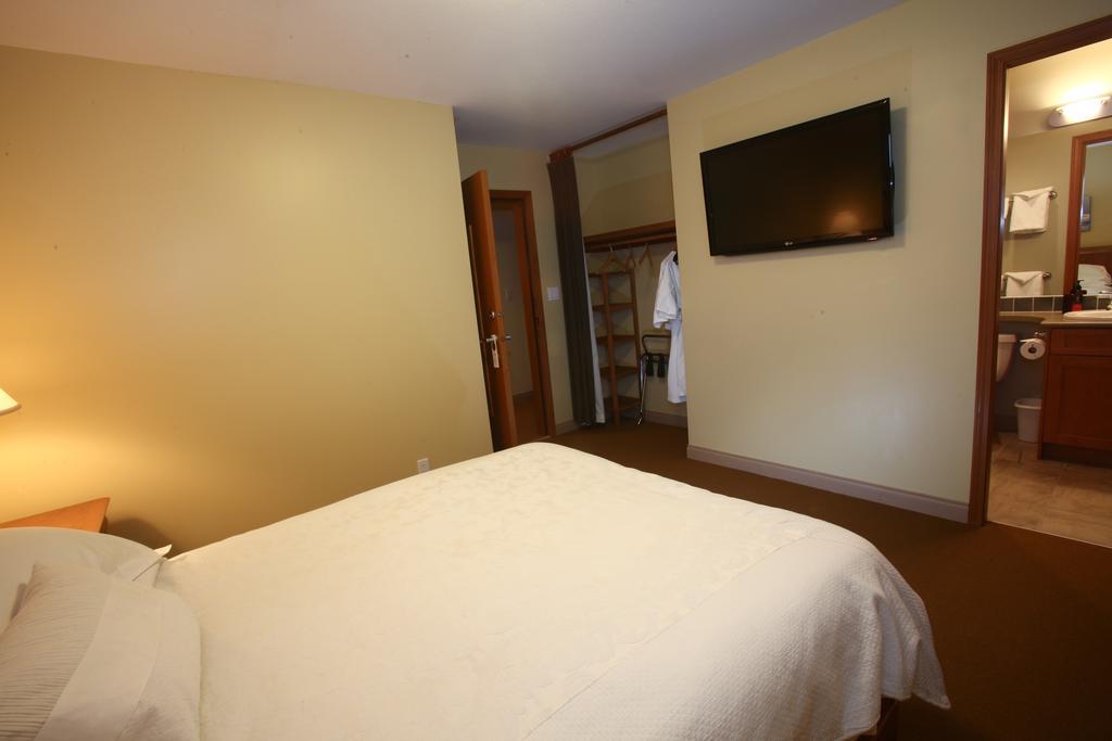 Whistler Alpine Chalet Retreat & Wellness Villa Rum bild