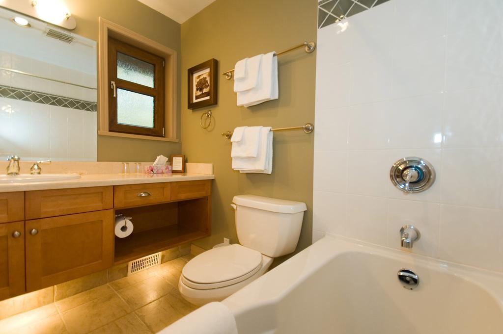 Whistler Alpine Chalet Retreat & Wellness Villa Rum bild